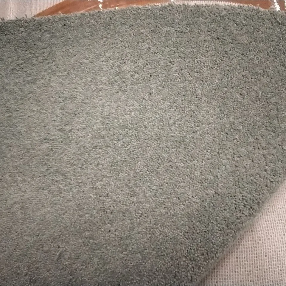 ROLL OF CRAFTSMAN SOLAR GREEN CARPET APPROXIMATELY 4M X 24.07M