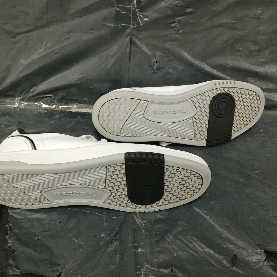 UNBOXED PAIR OF REEBOK CLASSICS WHITE UK 9.5