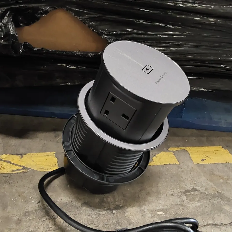 PALLET OF ASSORTED ITEMS INCLUDING: VIEWSONIC MONITOR, POP UP WIRELESS CHARGING PORT/SOCKET , TORNADO VAPES, KNEE BRACE COMPRESSION SLEEVES, SUPPORT PILLOWS ECT