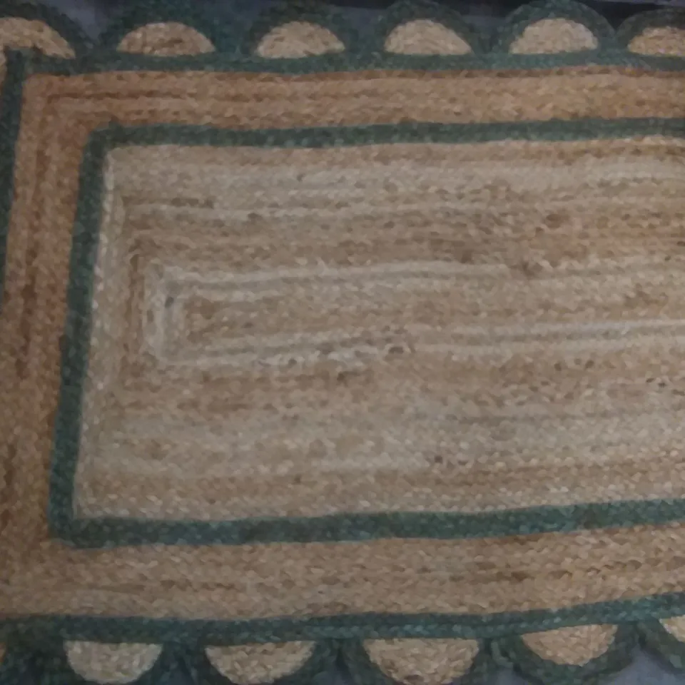 GREEN SCALLOPED JUTE RUG 75X240CM