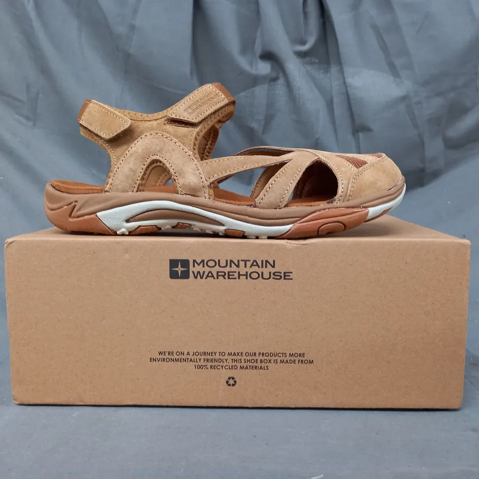 BOXED PAIR OF MOUNTAIN WAREHOUSE SUSSEX WOMEN'S COVERED SANDALS IN BROWN UK SIZE 5