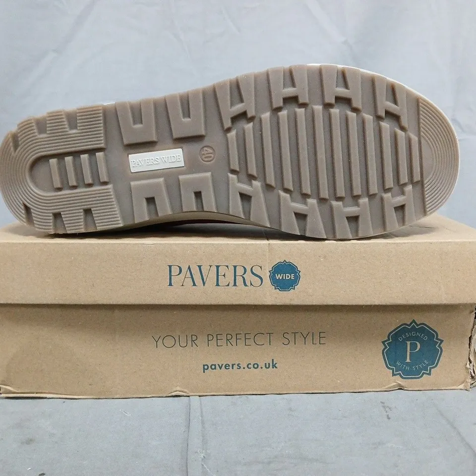 BOXED PAIR OF PAVERS SHOES IN RED SIZE EU 40