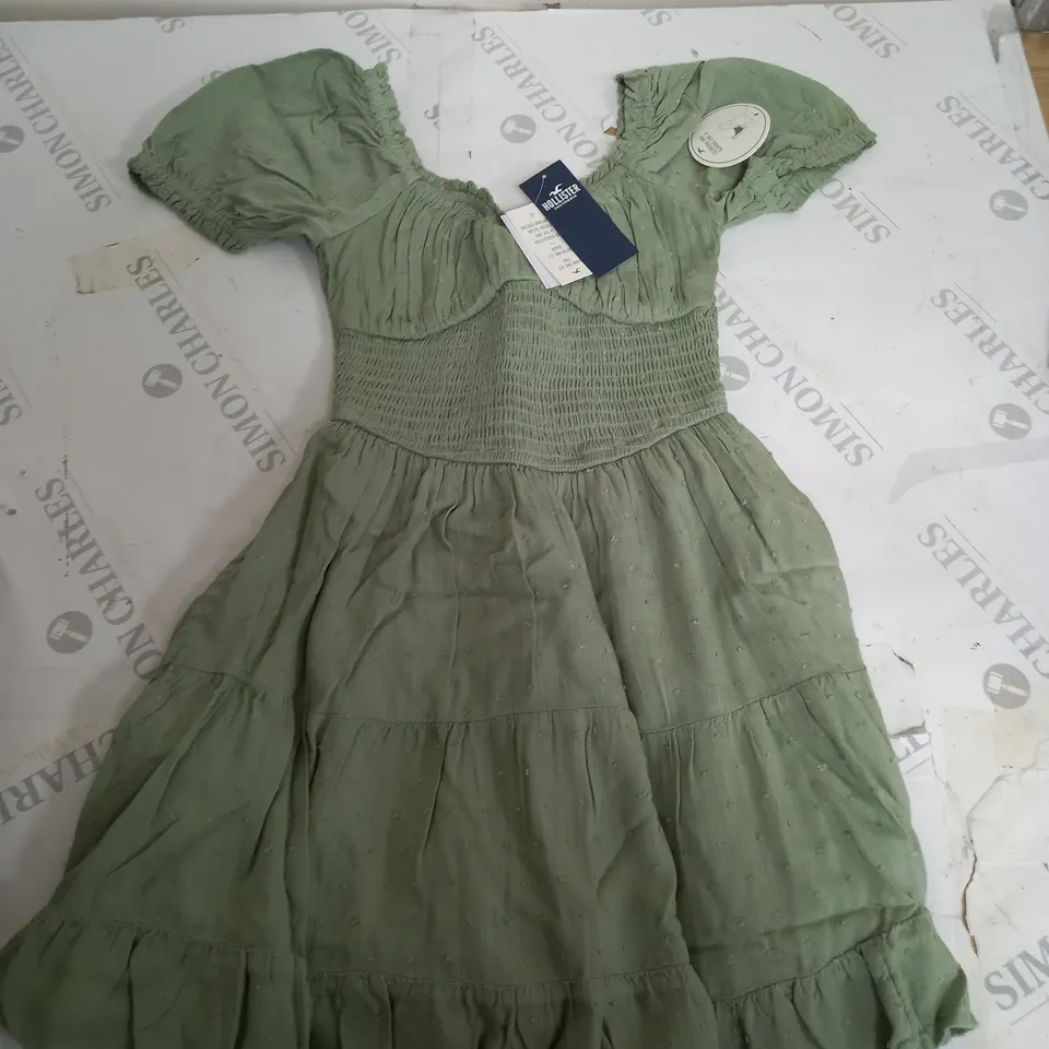 HOLLISTER PUFFY SHOULDER SHORT SLEEVE DRESS IN GREEN -XX SMALL SHORT