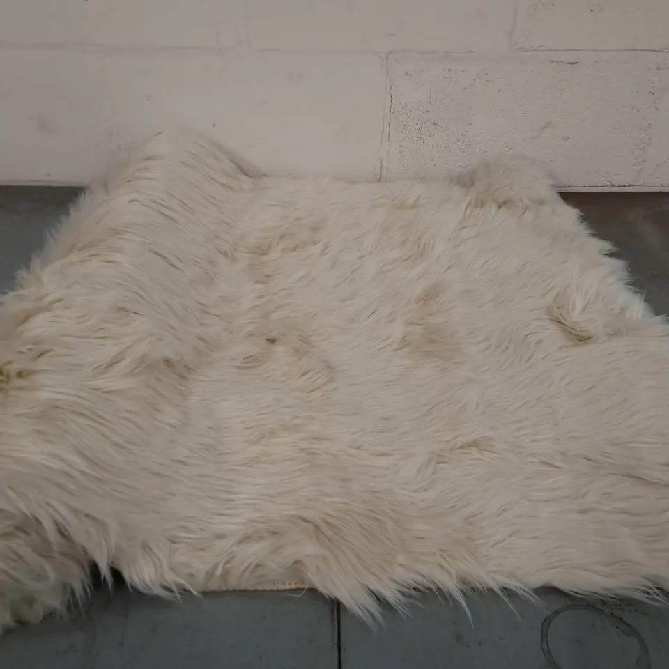 BRAND NEW PACO HOME 960 CREAM PLAYA FUR RUG SIZE 80CM X 150CM 