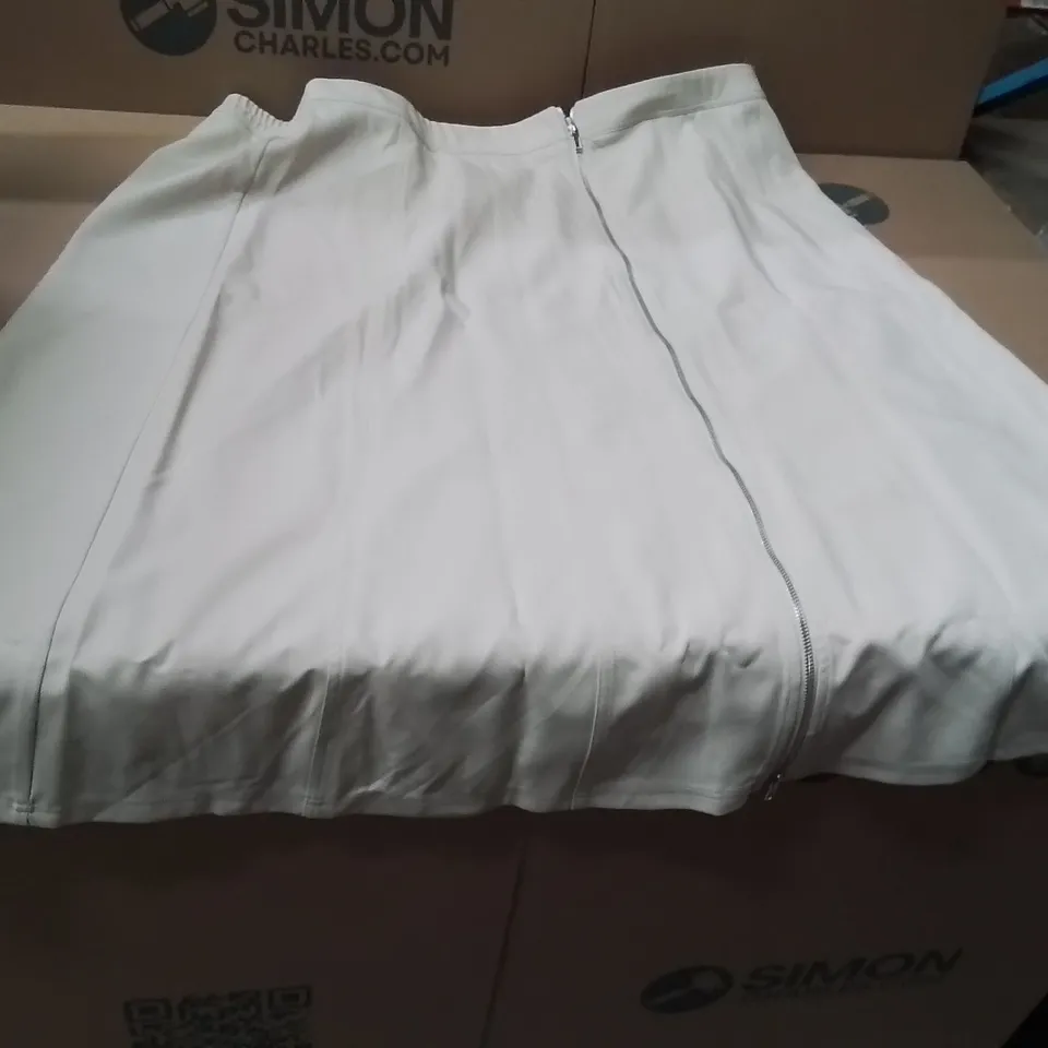 BOXED BRAND NEW APPROXIMATELY 20 JD WILLIAMS UTILITY MAXI SKIRT TAUPE SIZE 26