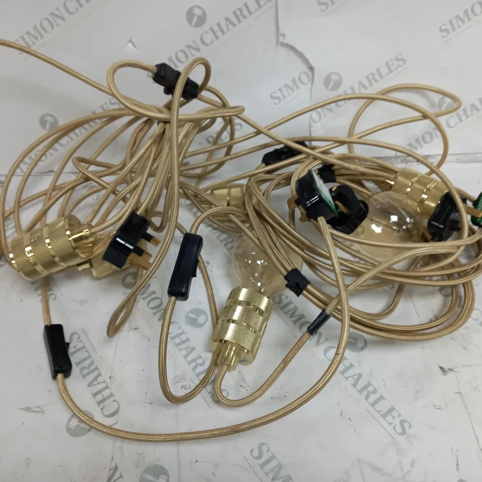 STRING LIGHTS IN GOLD EFFECT
