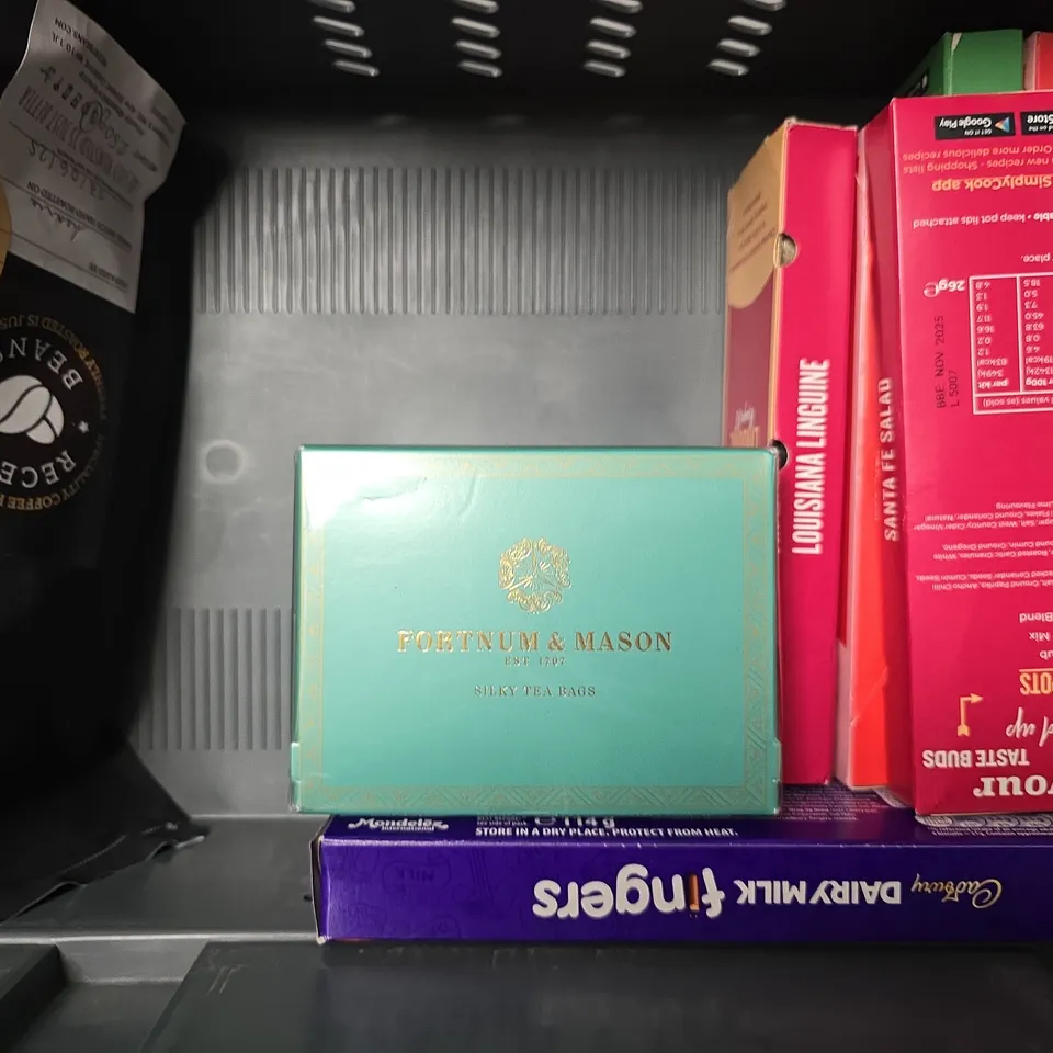 APPROXIMATELY 7 ASSORTED FOOD ITEMS TO INCLUDE - HARIBO STARMIX , SELFRIDGES&CO SALTED CARAMEL BISCUITS ETC