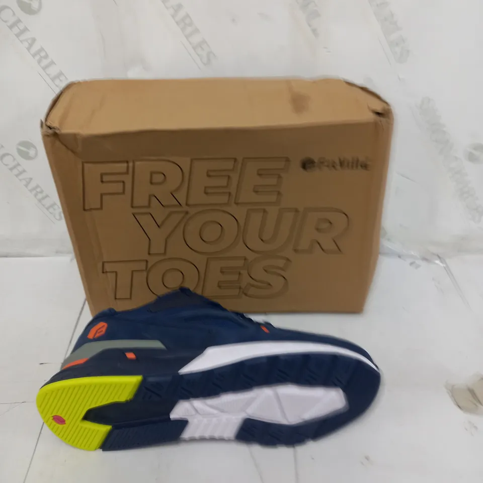 BOXED PAIR OF FITVILLE REBOUND CORE V1 SIZE UK 7 