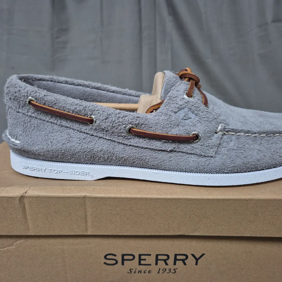 BOXED SPERRY 2 EYE SUEDE GREY SHOES - UK 9