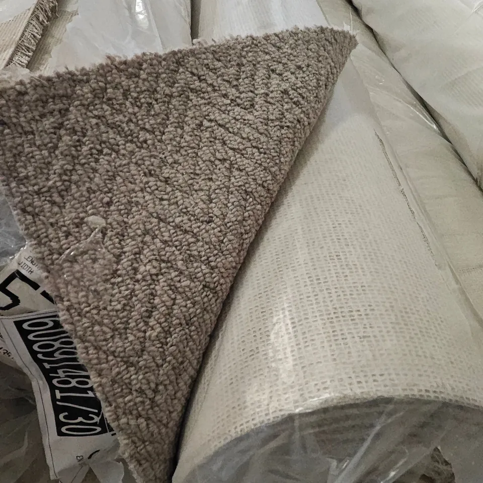 QUALITY BAGGED AND ROLLED NATURAL ORIGINS HERRINGBONE AUTUMN WARMTH - APPROXIMATELY LENGTH 4.9M WIDTH 4M 