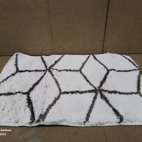 BRAND NEW PACO HOME WHITE ANTHRACITE KAUNAS 540 BATH MAT 50CM X 80CM