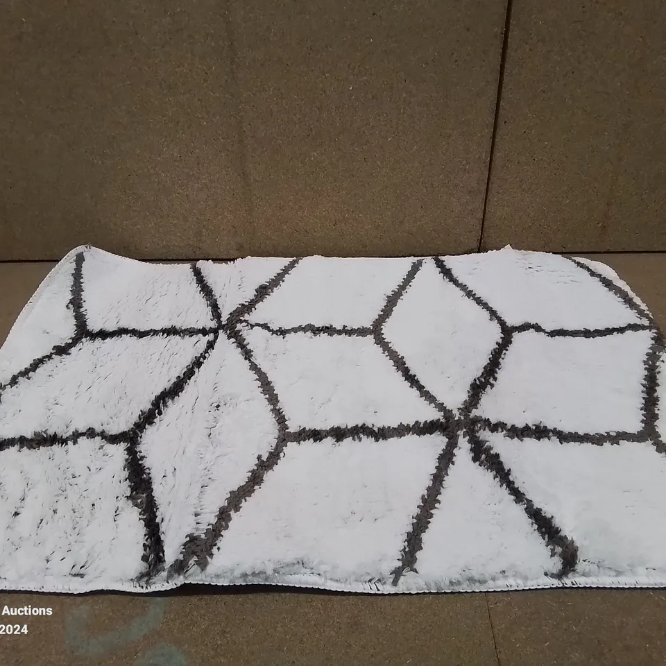 BRAND NEW PACO HOME WHITE ANTHRACITE KAUNAS 540 BATH MAT 50CM X 80CM 