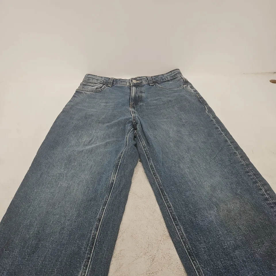 NEXT MEN'S BAGGY FIT DENIM JEANS, WAIST 30IN, INSIDE LEG 29IN (30S)