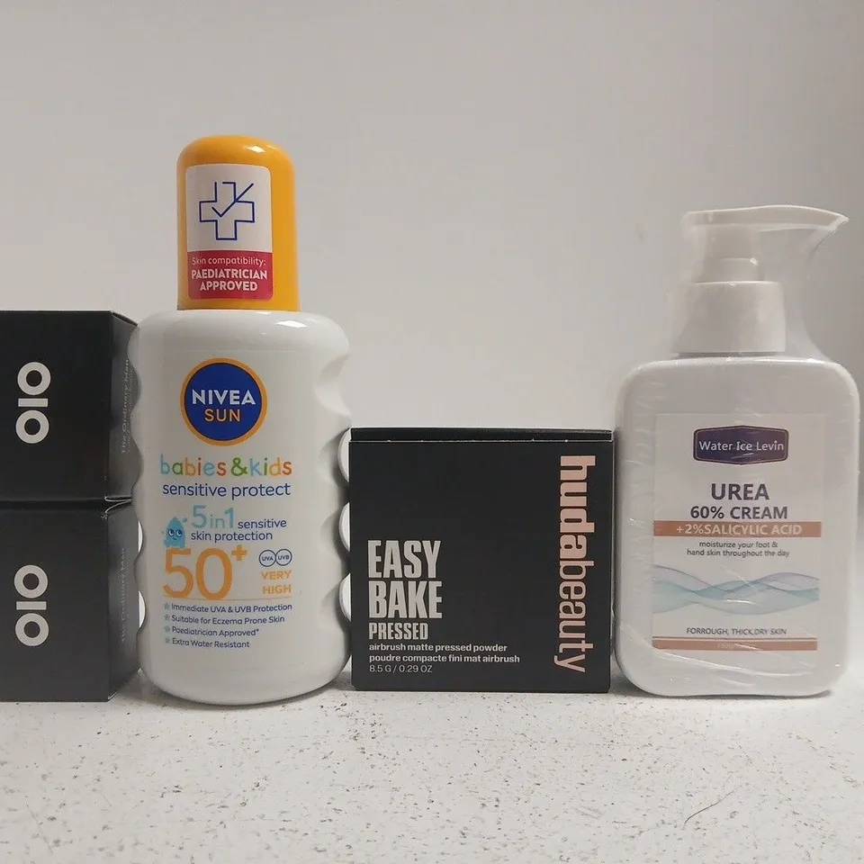 APPROXIMATELY 12 ASSORTED COSMETIC ITEMS INCLUDING VARIOUS MAKES AND BRANDS - COLLECTION ONLY
