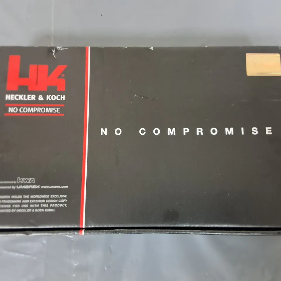 BOXED KWA HECKLER & KOCH USP .45 GAS BLOWBACK 6MM AIRSOFT PISTOL WITH 2 MAGAZINES 
