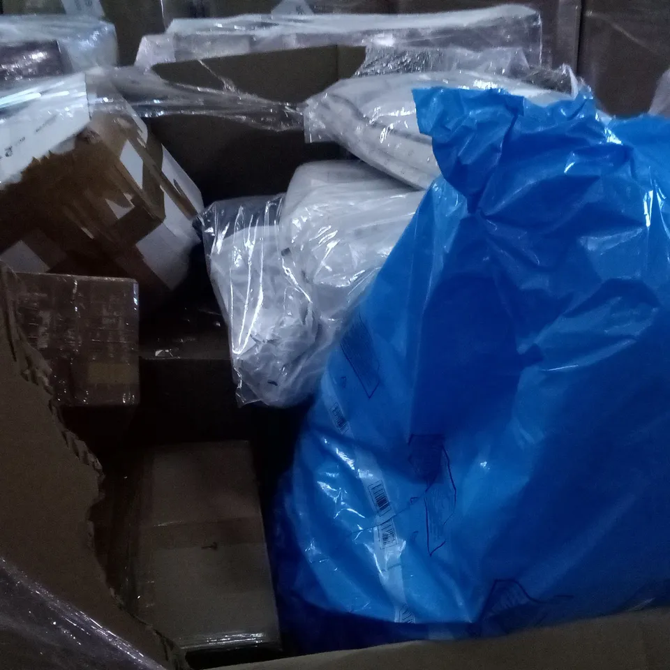 PALLET OF ASSORTED ITEMS INCLUDING BAIN MARIE, KID PLAY RUG, FOLDOUT TABLE, 12 IN 1 TRIMMER, SPOOKY HALLOWEEN CANDY BAG