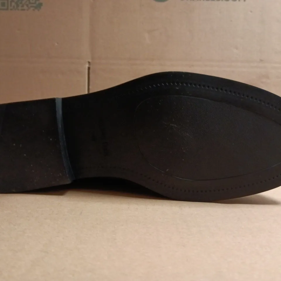 BOXED PAIR OF MASSIMO DUTTI COUNTRY BOOTS IN DARK SAGE SIZE UK 7