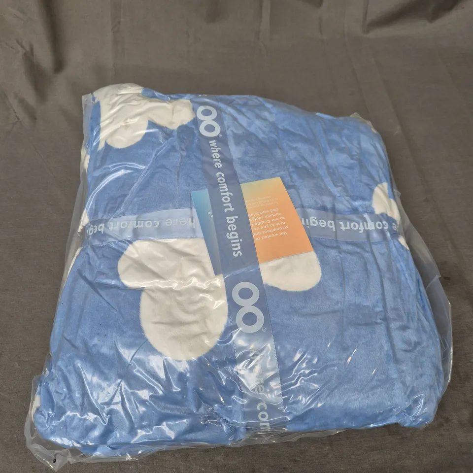 SEALED OODIE ADULT OVERSIZED HOODED BLANKET - CLOUD