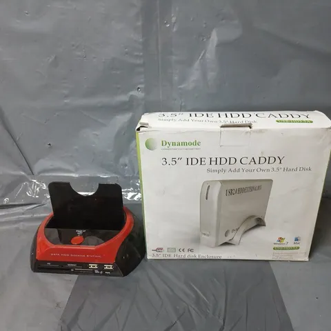 APPROXIMATELY 10 ASSORTED DYNAMODE ELECTRICAL PRODUCTS TO INCLUDE DOCKING STATION AND EXTERNAL CADDIES