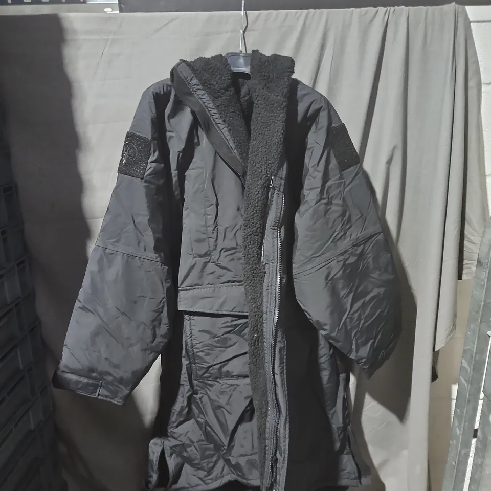 THRUDARK PARKA JACKET, BLACK, SHERPA-LINED INTERIOR 