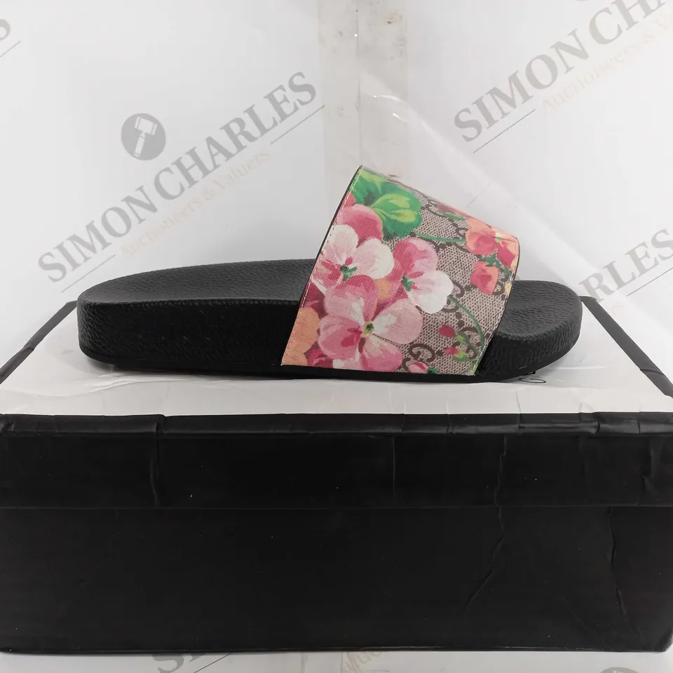BOXED GUCCI FLORAL SLIDERS WITH BLACK PLATFORM BASE - EU 36