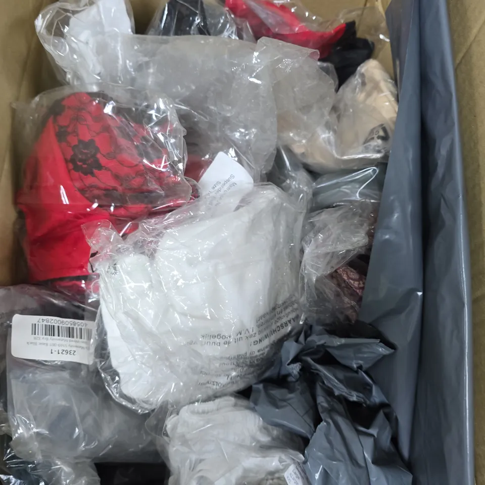 APPROXIMATELY 25 ASSORTED WOMEN'S CLOTHING PRODUCTS IN VARIOUS BRANDS TO INCLUDE MARIE JO, VENA, GOSSARD, AUBADE, CUPID ETC