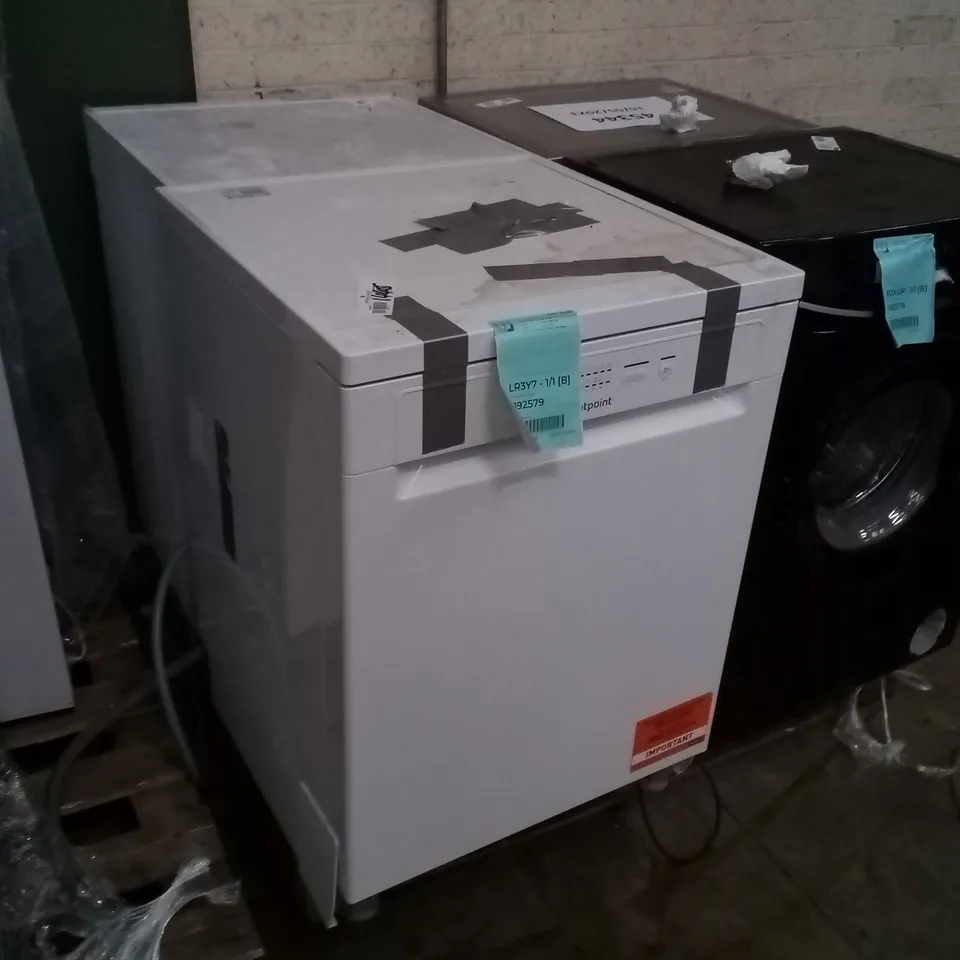 PALLET OF 4 ASSORTED KITCHEN APPLIANCES 