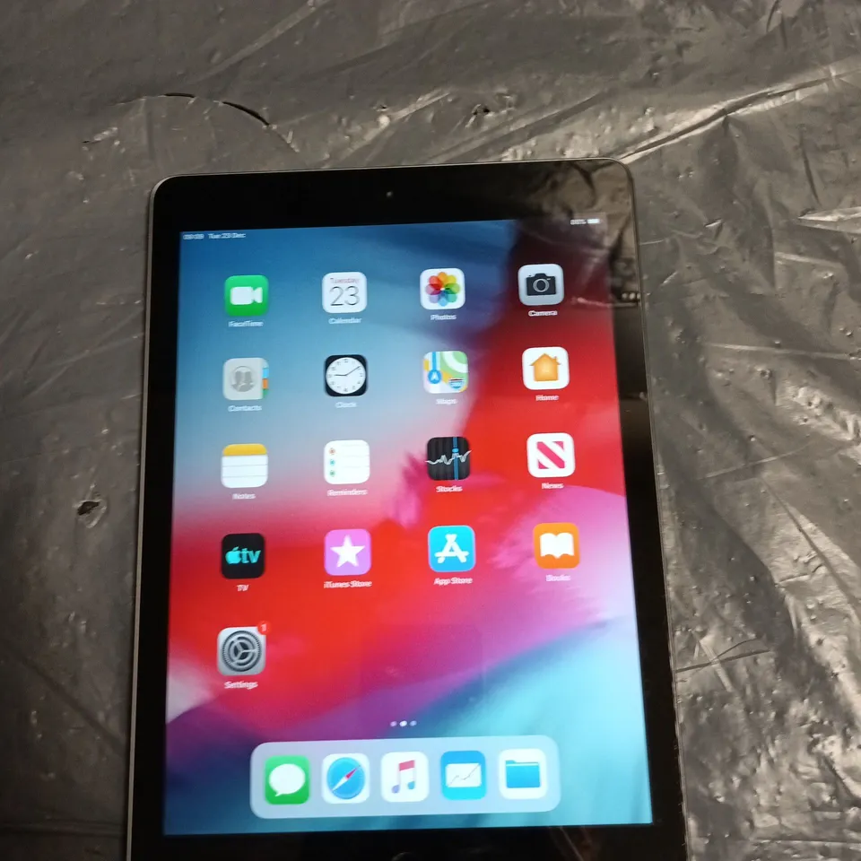 APPLE IPAD AIR 16GB – SPACE GREY