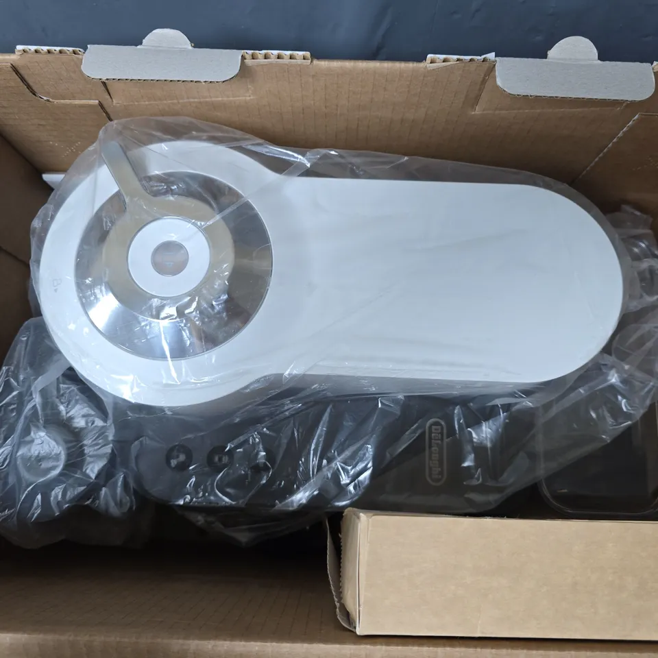BOXED NESPRESSO VERTUO LATISSIMA BY DELONGHI - WHITE