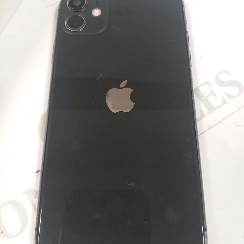 BOXED APPLE IPHONE 11 MOBILE PHONE 64GB