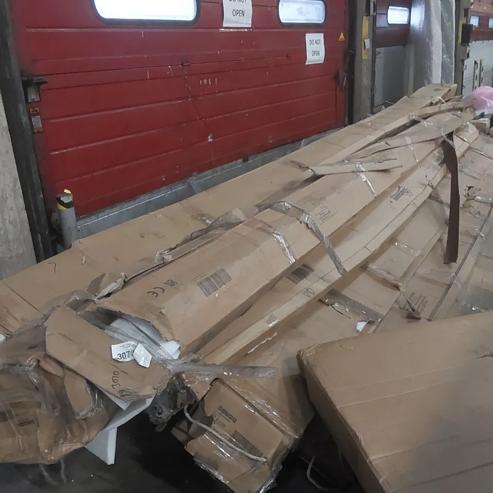PALLET CONTAINING A LARGE QUANTITY OF OUTSUNNY GARDEN AWNINGS 