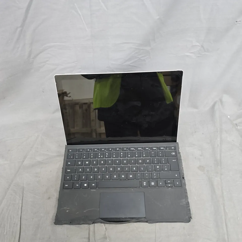 MICROSOFT SURFACE PRO 5 TABLET WITH KEYBOARD – I5-7300U, 8GB RAM, 256GB SSD, 12.3IN DISPLAY