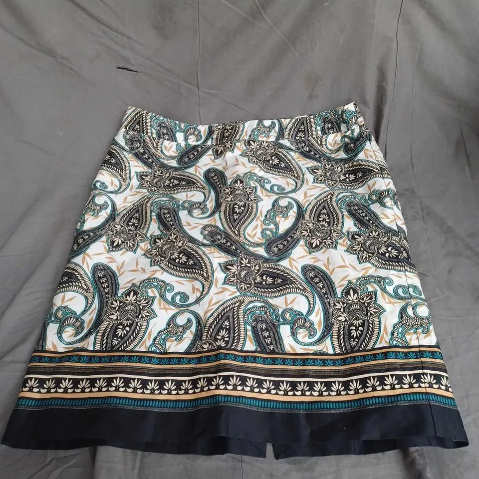 VAN HEUSEN SKIRT IN PAISLEY MULTI SIZE 12