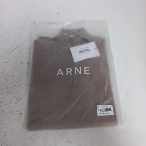 BAGGED ARNE COTTON KNITTED HALF ZIP FUNNEL NECK JUMPER IN TAUPE
