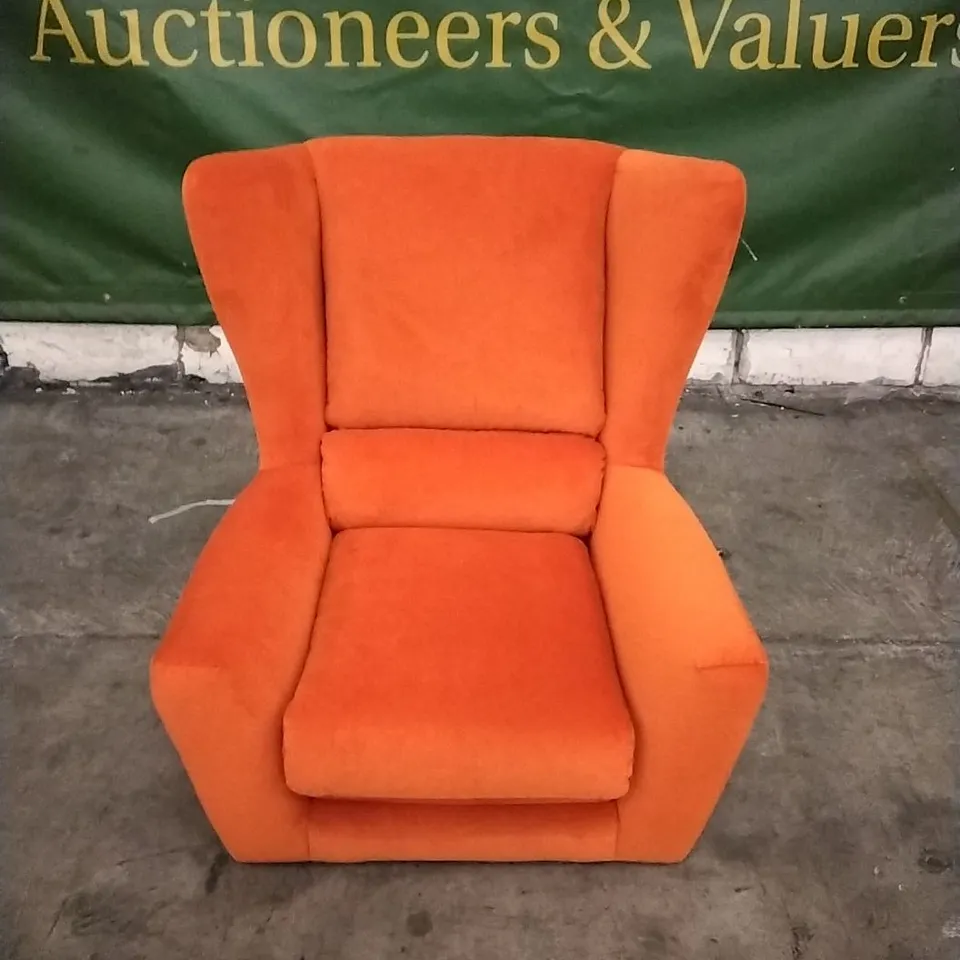 QUALITY DESIGNER LOUNGE CO ARMCHAIR IN BRIGHT ORANGE PLUSH FABRIC 