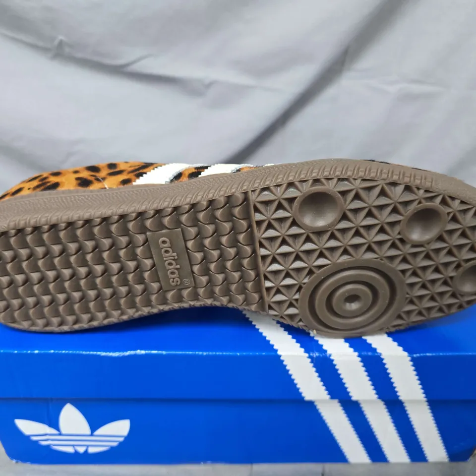 BOXED PAIR OF ADIDAS SAMBA OG WOMENS SHOES IN LEOPARD PRINT - UK 9
