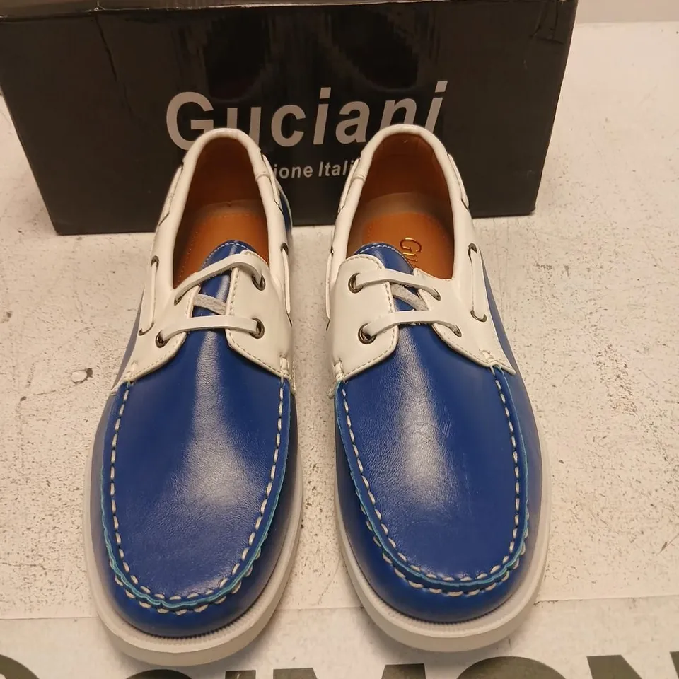 GUCCIANI COLLEZIONE ITALIANA BLUE/WHITE LEATHER BOAT SHOES UK 7 (EU 41)