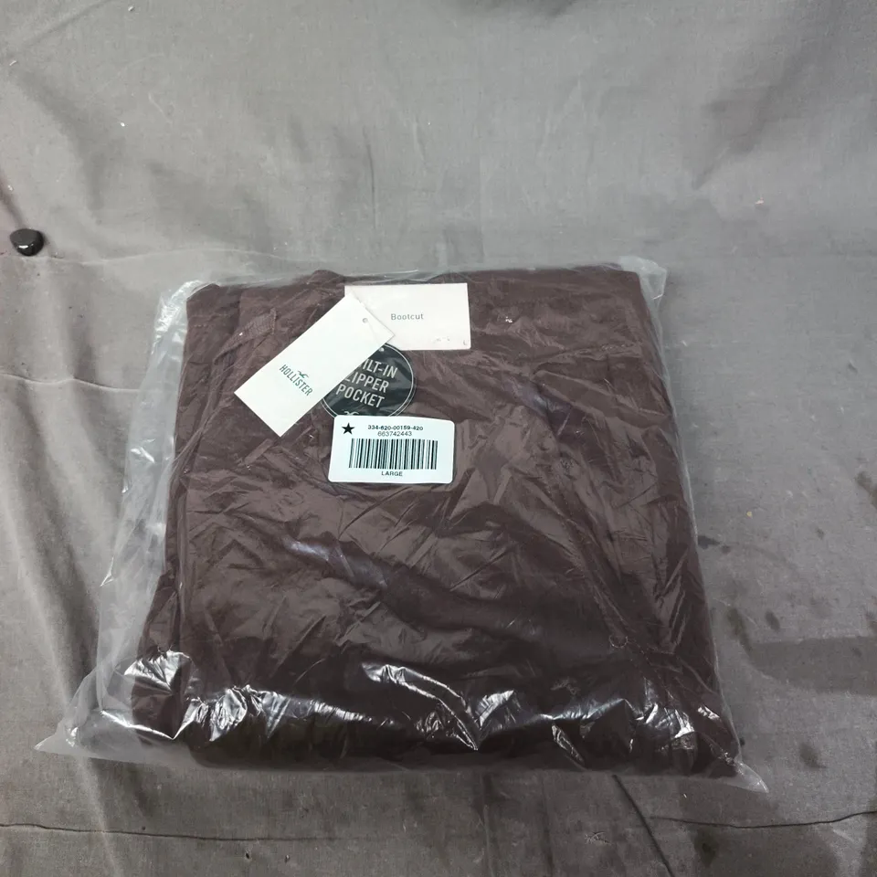 HOLLISTER BOOTCUT JOGGERS –  LARGE – DARK BURGUNDY (SEALED PACKAGING)