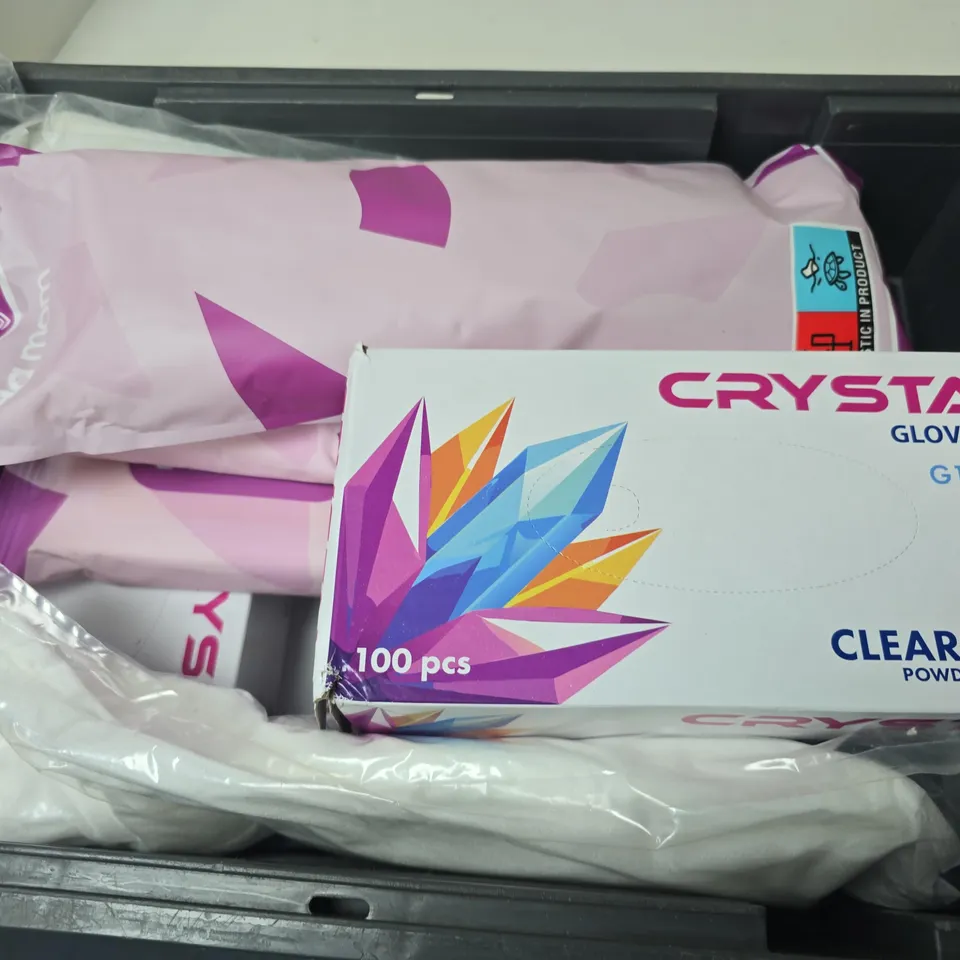 APPROXIMATELY 12 ASSORTED HOUSEHOLD ITEMS TO INCLUDE CRYSTAL GLOVEMAN GLOVES, UNIBOND NO MORE NAILS, FRIDA MOM COLD PADS, ETC