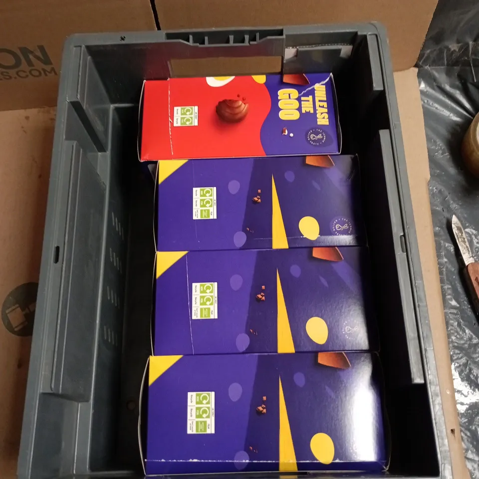 ASSORTMENT OF 4 MEDIUM EASTER EGGS 