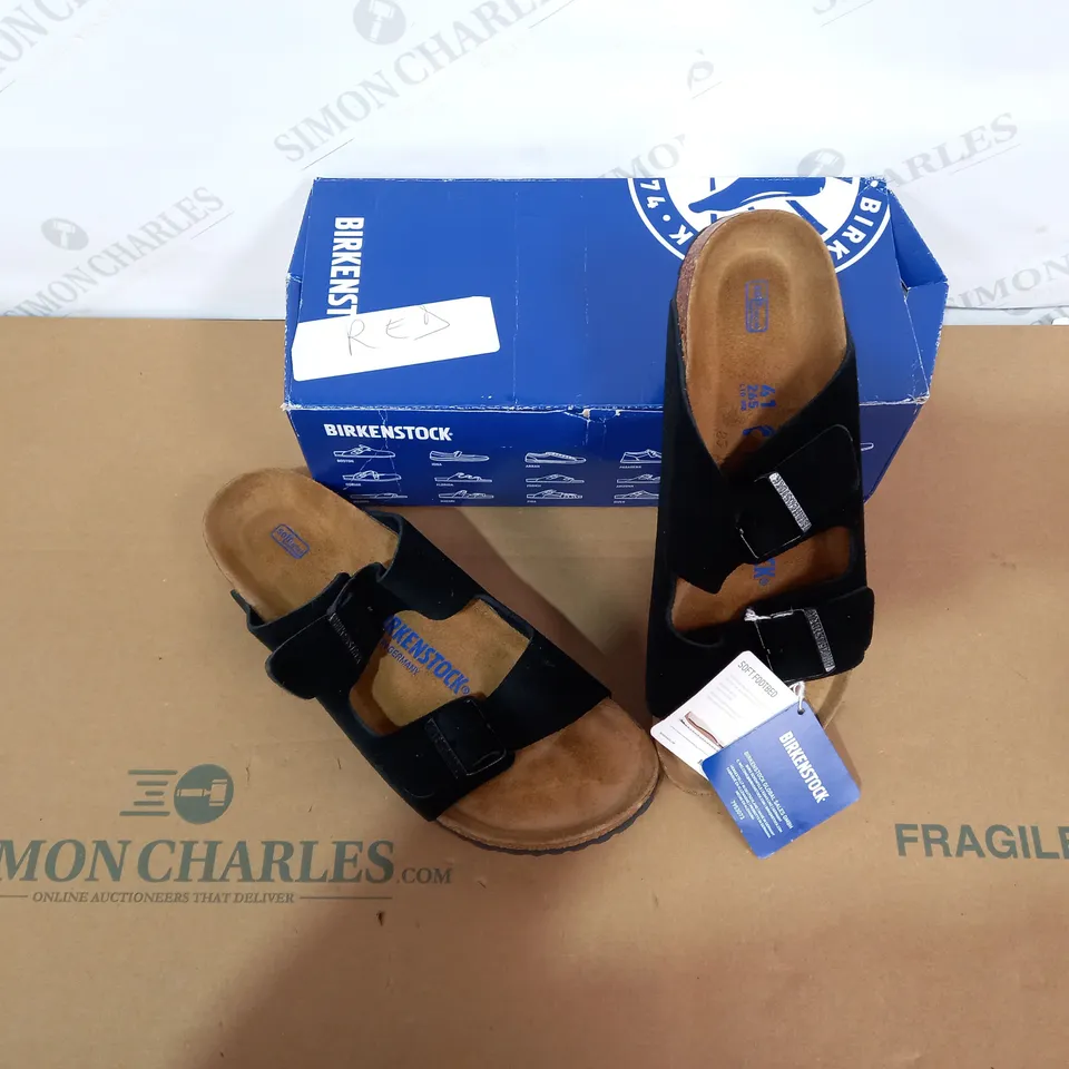 BOXED PAIR OF BIRKENSTOCK SANDALS SIZE 41