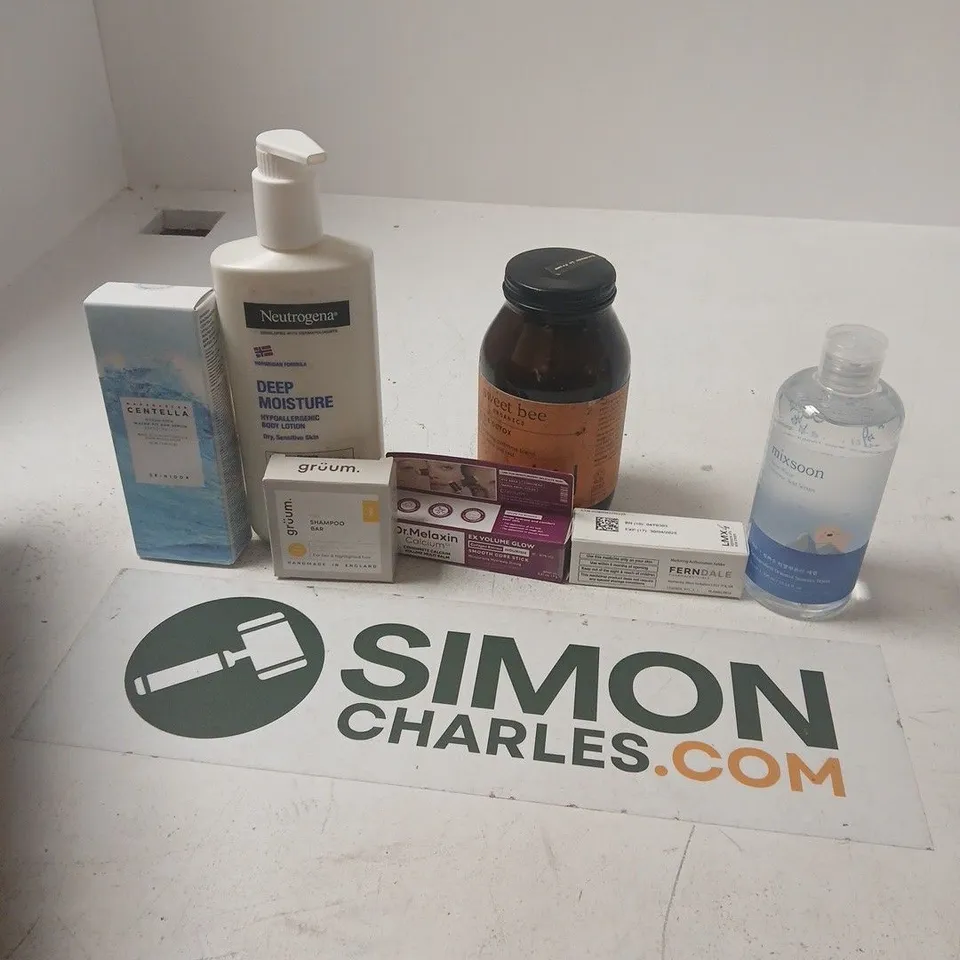 APPROXIMATELY 15 ASSORTED HEALTH & BEAUTY PRODUCTS TO INCLUDE NEUTROGENA BODY LOTION, GRUUM SHAMPOO BAR, CENTELLA WATER-FIT SEUN SERUM, ETC - COLLECTION ONLY