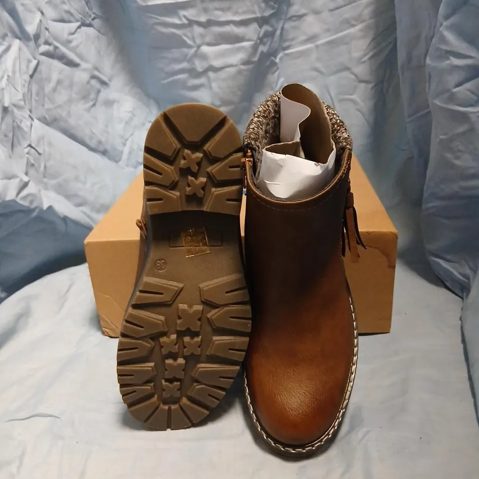 TOP STAKA TAN ANKLE BOOTS, EU 38 (UK 5.5) - STYLE NO. 2607