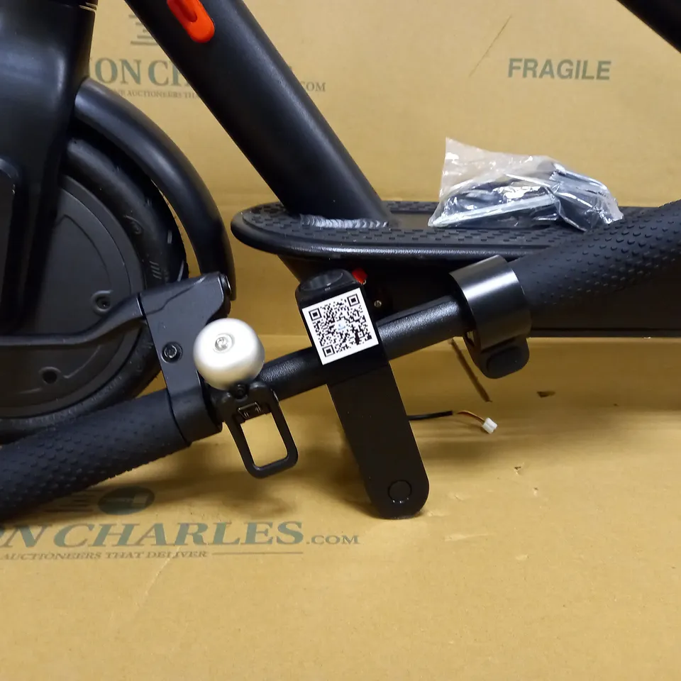 ELECTRIC SCOOTER WITH POWERFUL MOTOR & LONG-LIFE BATTERY - COLLECTION ONLY
