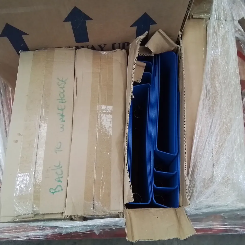 PALLET APPROXIMATELY 60 LYRECO 2 RING BINDERS BLUE