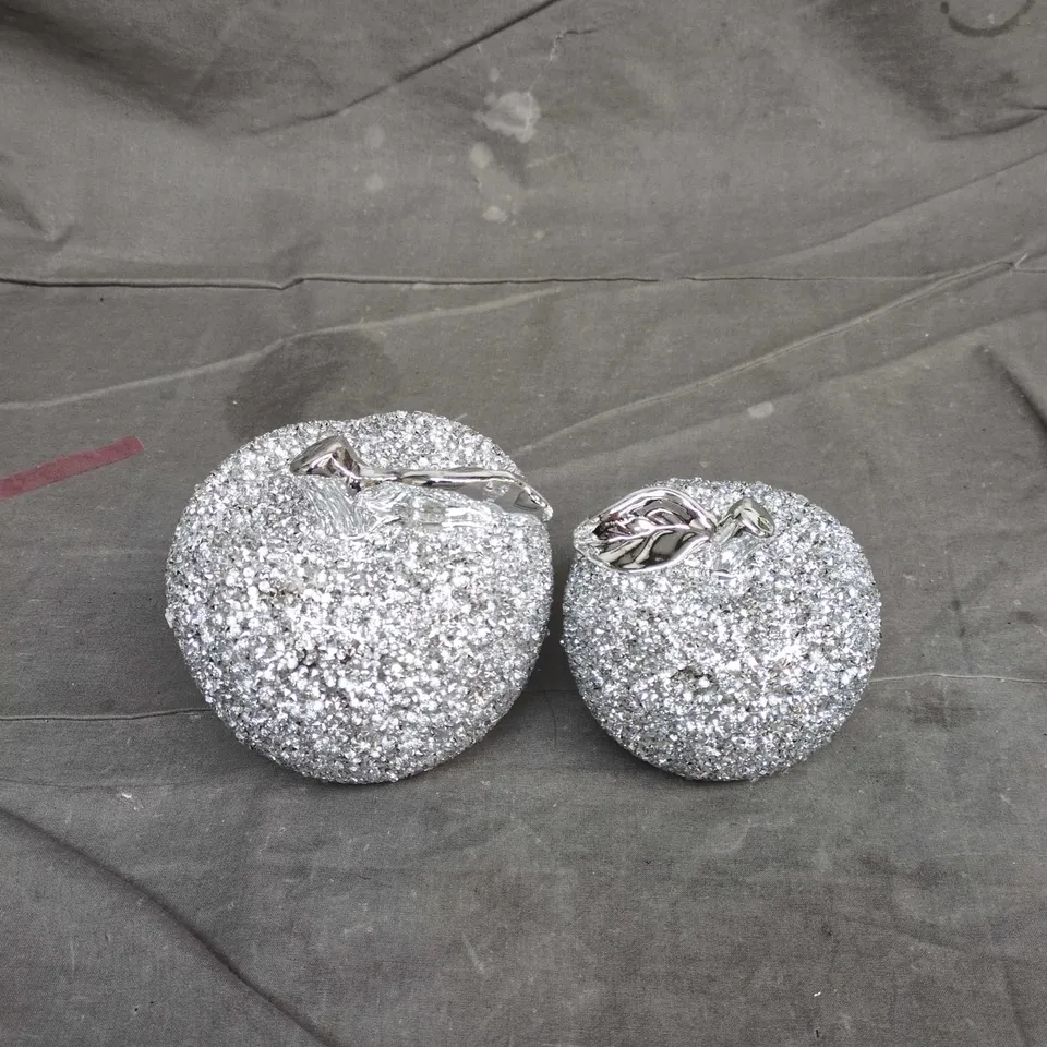 PAIR OF ROUND GLITTERY SILVER ORNAMENTS - APPLES