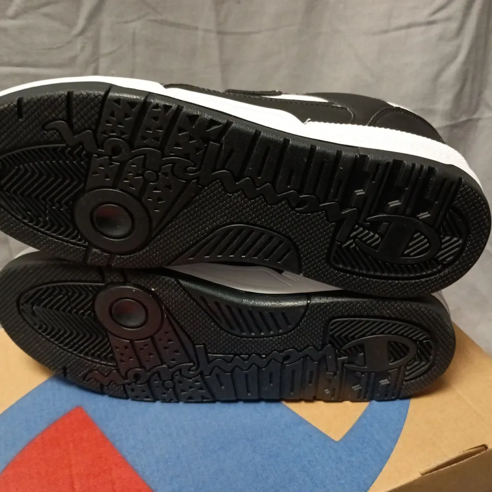 BOXED CHAMPION RD18 HERITAGE LOW TRAINERS – BLACK & WHITE, UK 9 (EU 44)