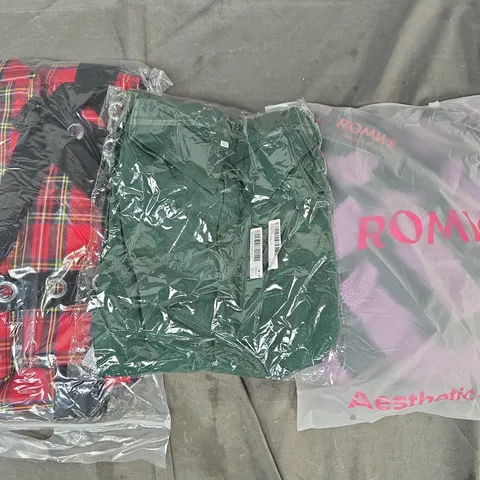 APPROXIMATELY 20 ASSORTED CLOTHING AND FASHION PRODUCTS IN VARIOUS STYLES AND SIZES - COLLECTION ONLY