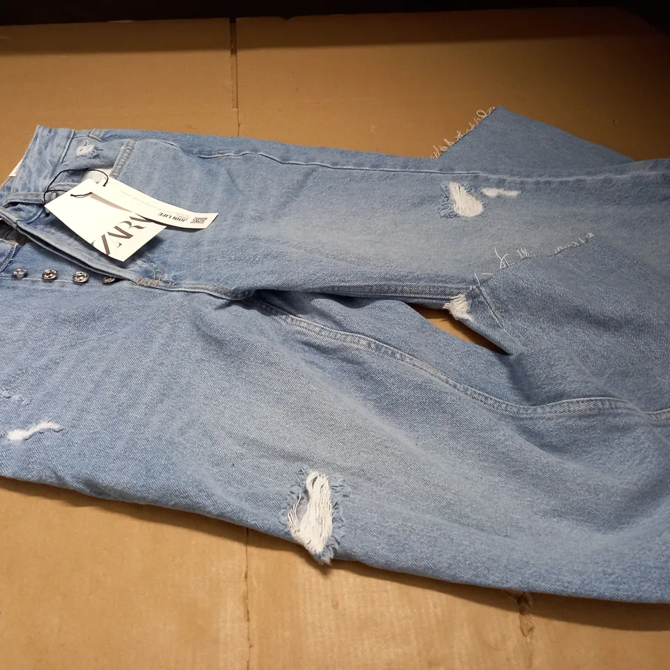 ZARA STRAIGHT FIT DISTRESSED JEANS - EUR 36