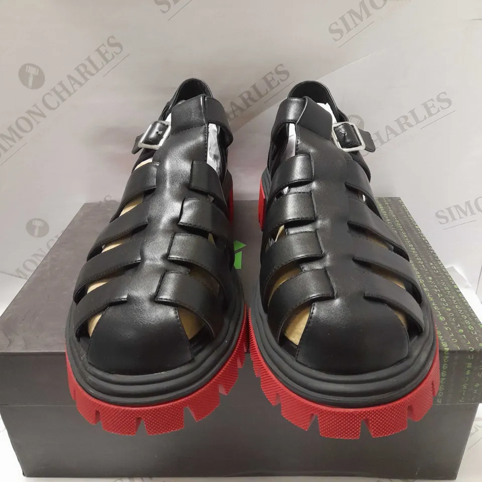 KOI AVALON MEN'S BLACK/RED GLADIATOR SANDALS - SIZE 12
